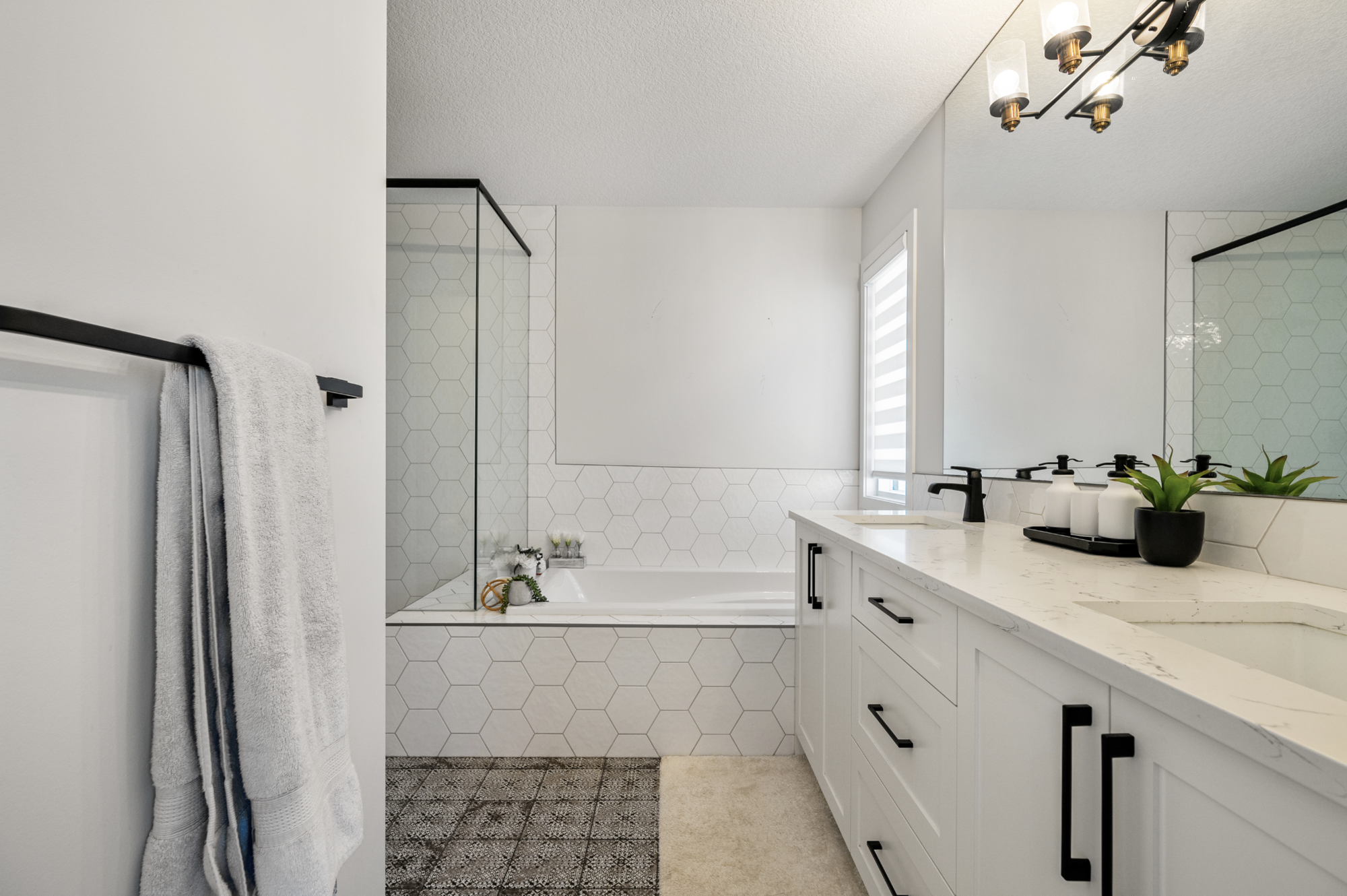 18 Seton Common SE, Calgary Bathroom